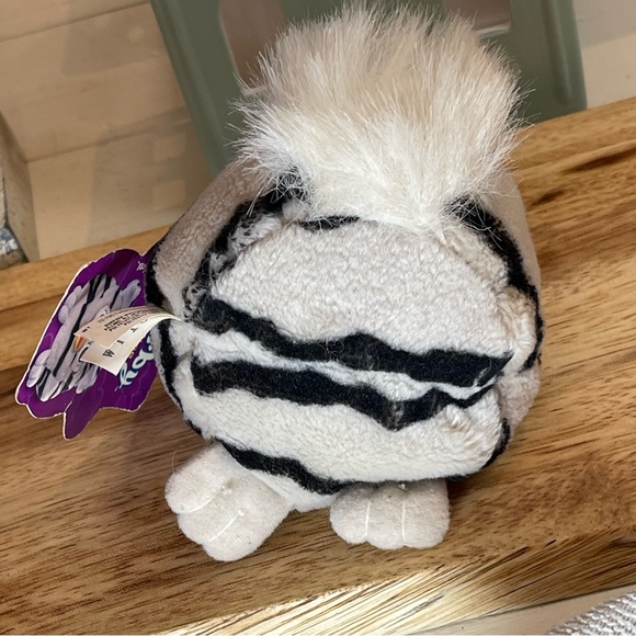 Furby Buddies Hug More - Picture 4 of 9